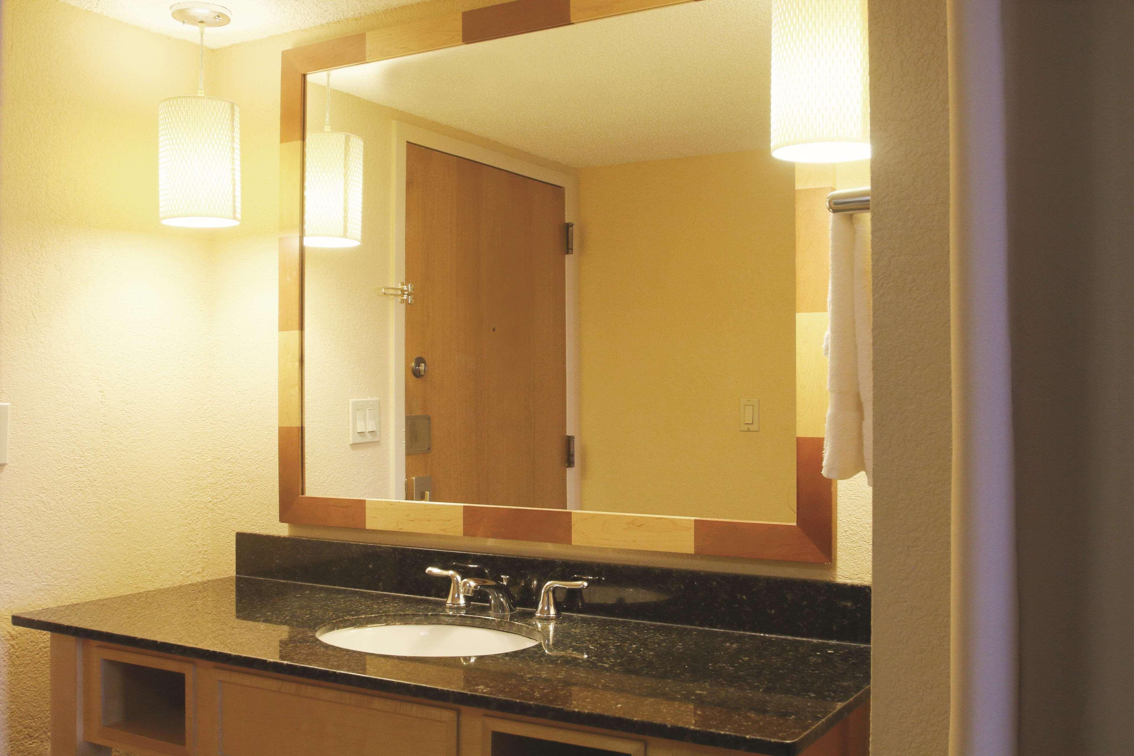 Отель La Quinta By Wyndham Coral Springs South Экстерьер фото