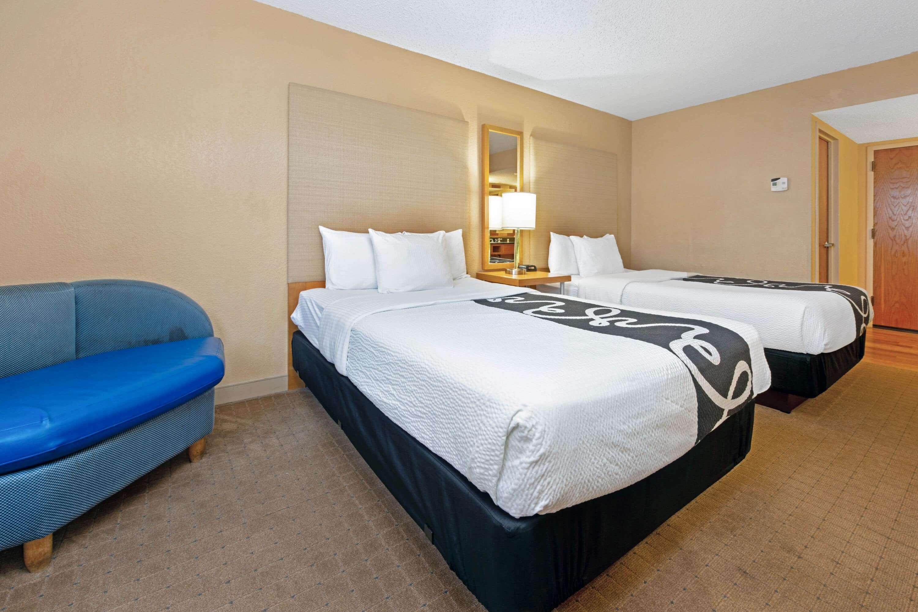 Отель La Quinta By Wyndham Coral Springs South Экстерьер фото